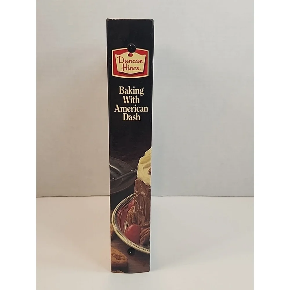 Vintage Duncan Hines BAKING WITH AMERICAN DASH‎ Cookbook 3 Ring Binder 1982